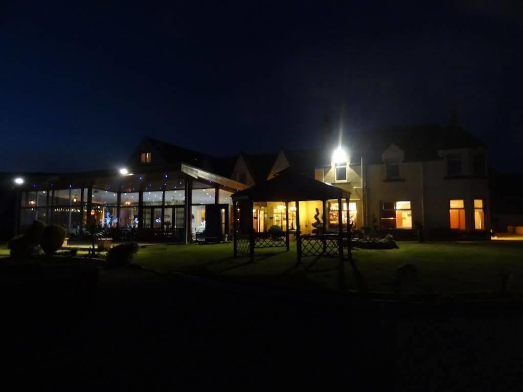 Kilfinan Hotel Buitenkant foto